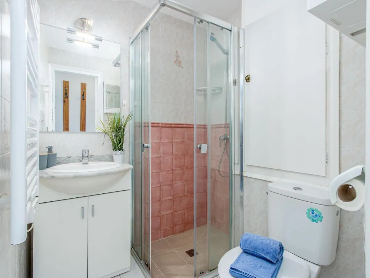 Apartment Flamicell By Interhome Эмпуриабрава